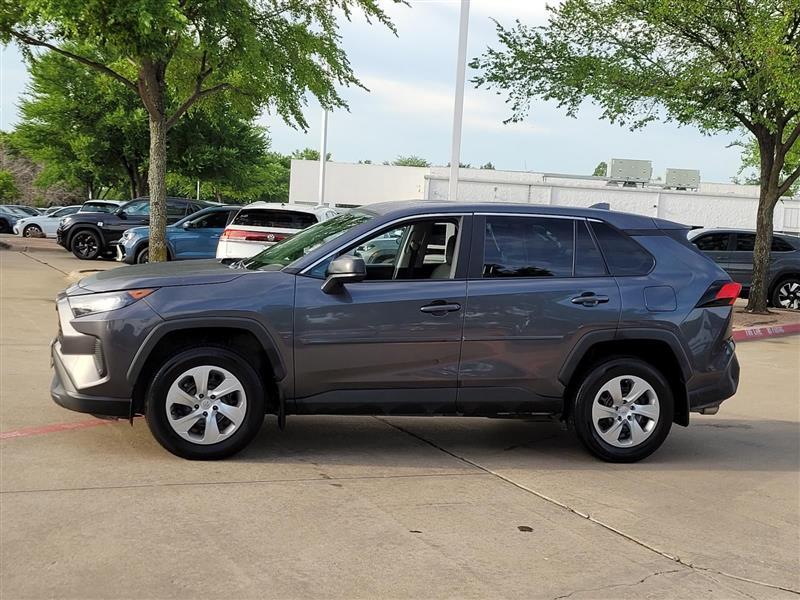 Toyota RAV4 LE AWD 2022