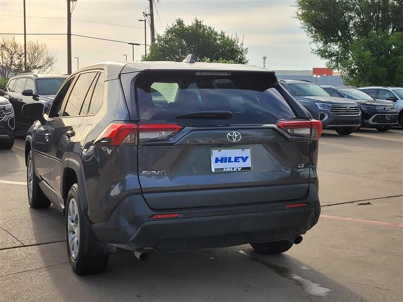 Toyota RAV4 LE AWD 2022