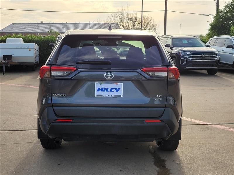 Toyota RAV4 LE AWD 2022