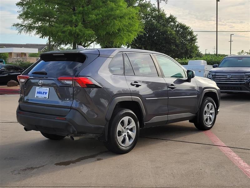 Toyota RAV4 LE AWD 2022