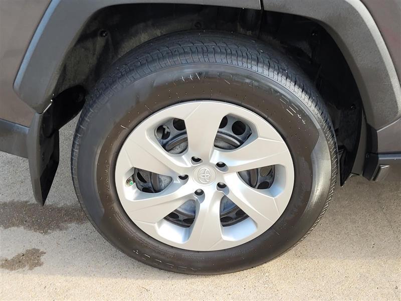 Toyota RAV4 LE AWD 2022
