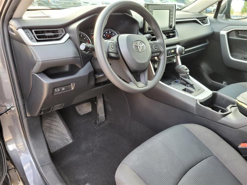 Toyota RAV4 LE AWD 2022
