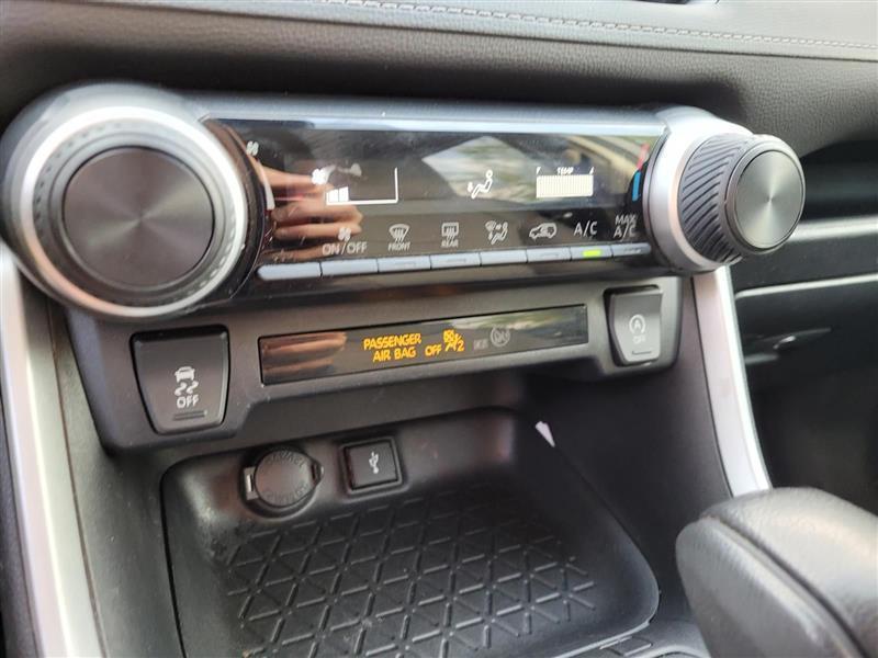 Toyota RAV4 LE AWD 2022