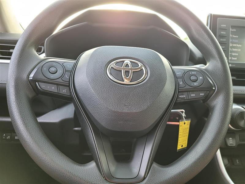 Toyota RAV4 LE AWD 2022