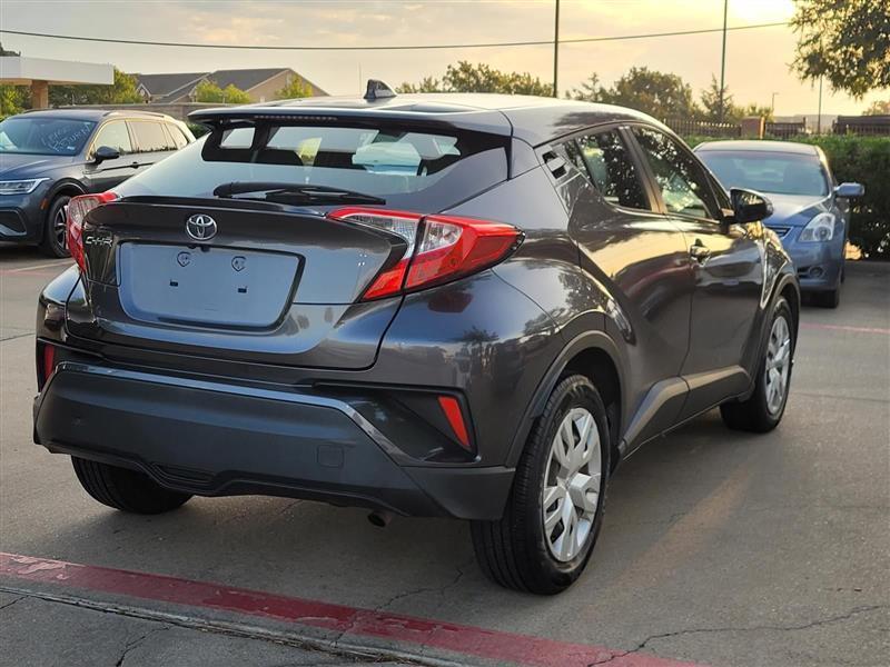 Toyota C-HR LE 2021