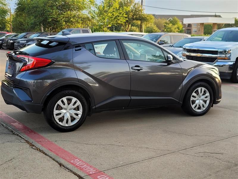 Toyota C-HR LE 2021