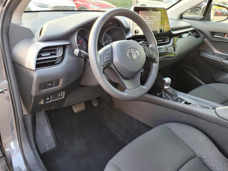 Toyota C-HR LE 2021