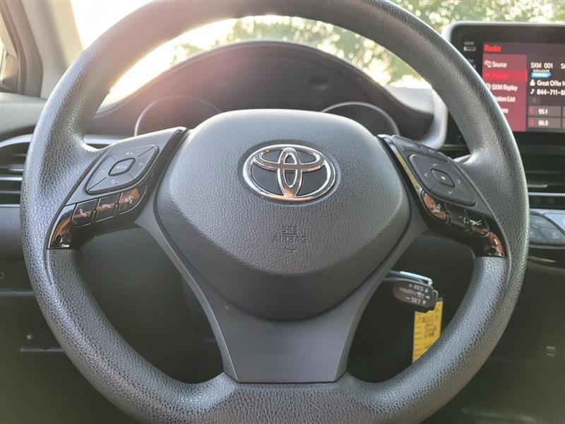 Toyota C-HR LE 2021