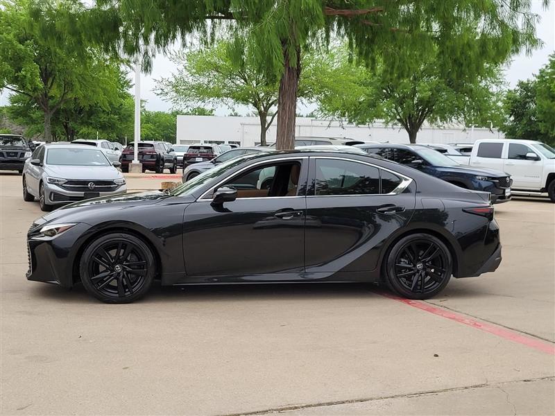 Lexus IS 300 RWD 2023