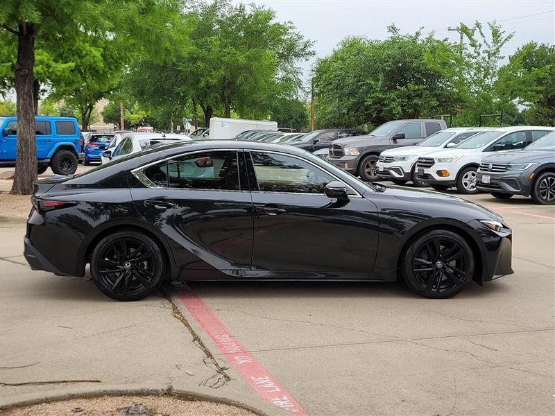 Lexus IS 300 RWD 2023