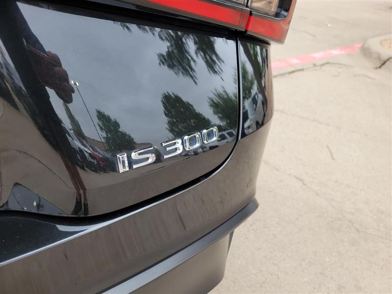 Lexus IS 300 RWD 2023