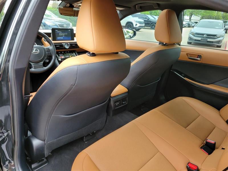 Lexus IS 300 RWD 2023