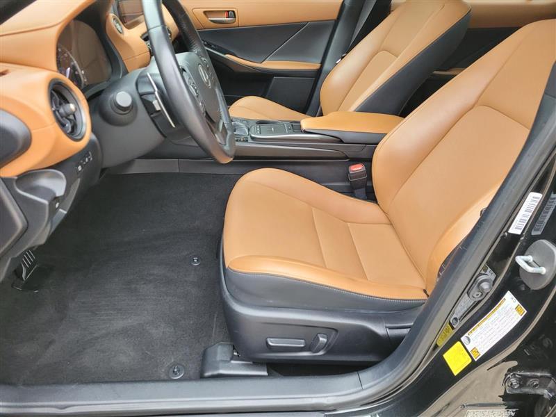 Lexus IS 300 RWD 2023