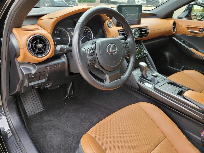 Lexus IS 300 RWD 2023