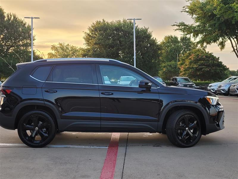 Volkswagen Taos SEL 4MOTION 2025