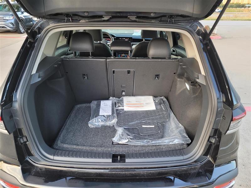 Volkswagen Taos SEL 4MOTION 2025