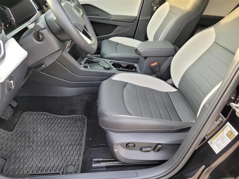 Volkswagen Taos SEL 4MOTION 2025