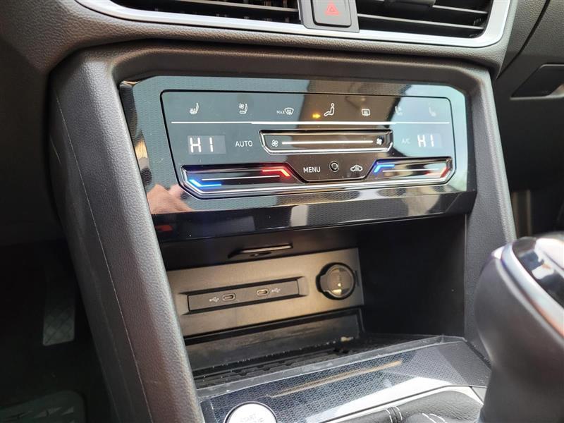 Volkswagen Taos SEL 4MOTION 2025