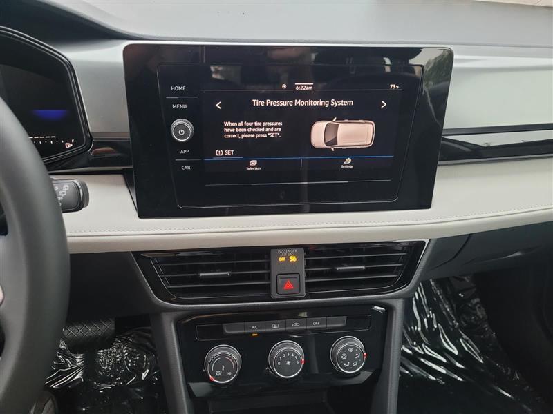 Volkswagen Taos  2025