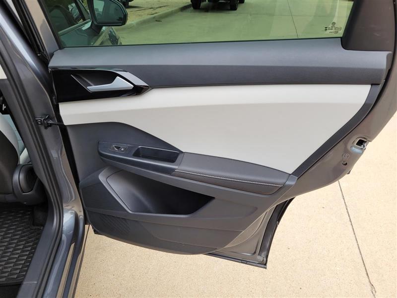 Volkswagen Taos  2025
