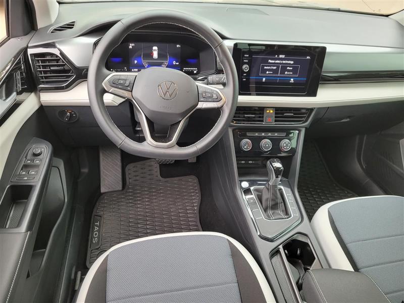 Volkswagen Taos  2025