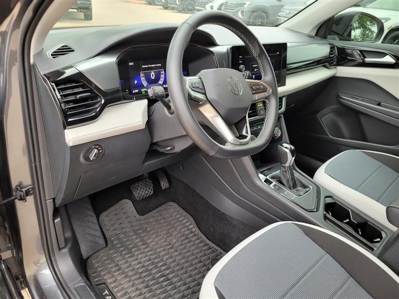 Volkswagen Taos  2025