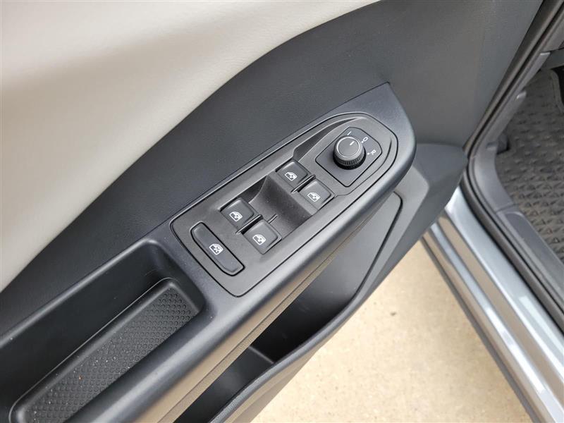 Volkswagen Taos  2025