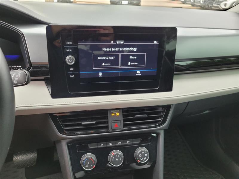 Volkswagen Taos  2025