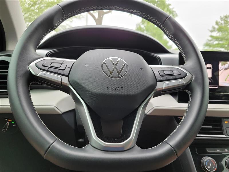 Volkswagen Taos  2025