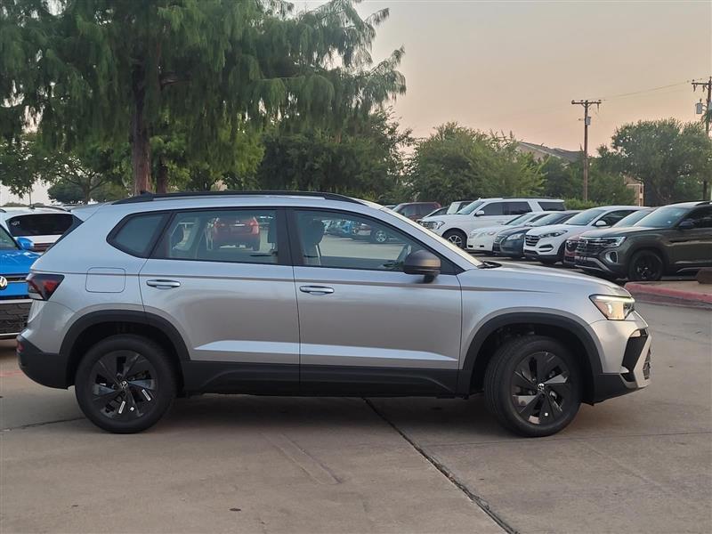 Volkswagen Taos S 2025