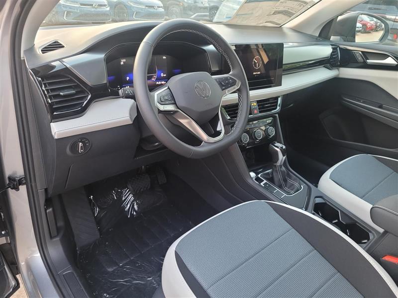 Volkswagen Taos S 2025