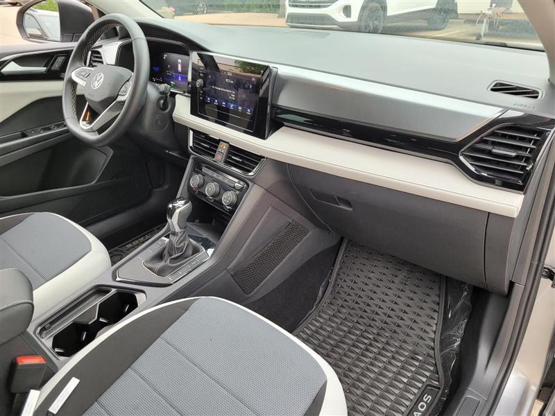 Volkswagen Taos S 2025