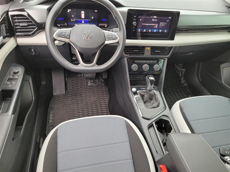 Volkswagen Taos S 2025