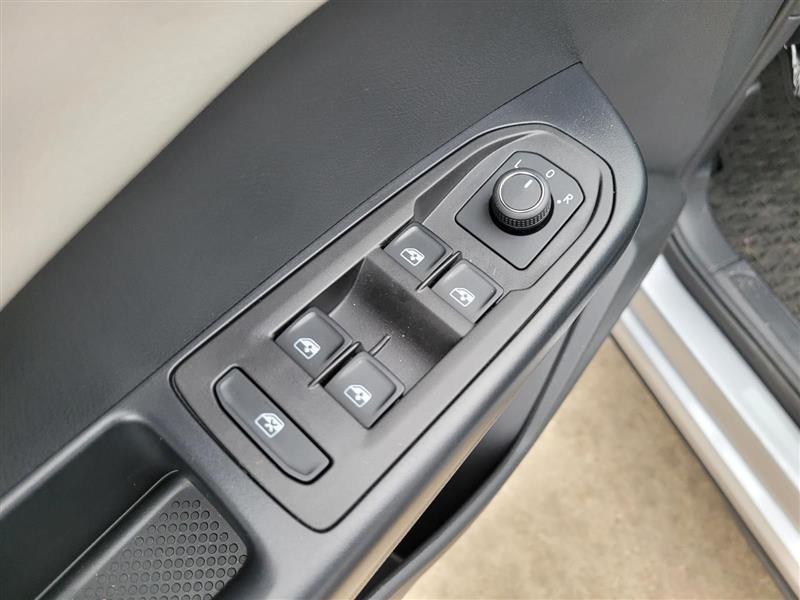 Volkswagen Taos S 2025
