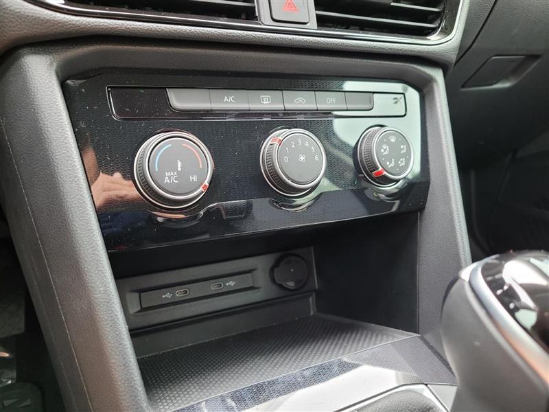Volkswagen Taos S 2025