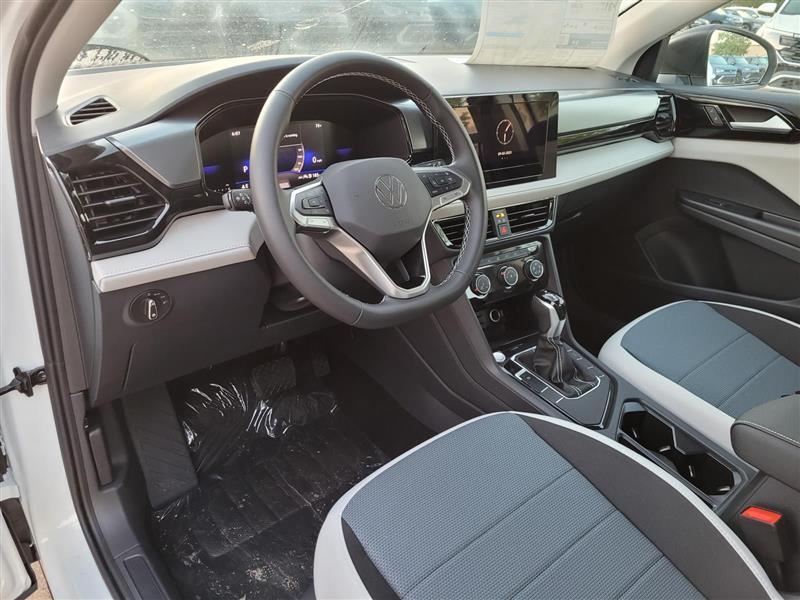 Volkswagen Taos  2025