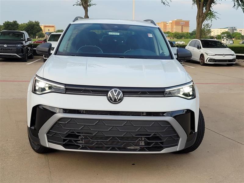 Volkswagen Taos  2025