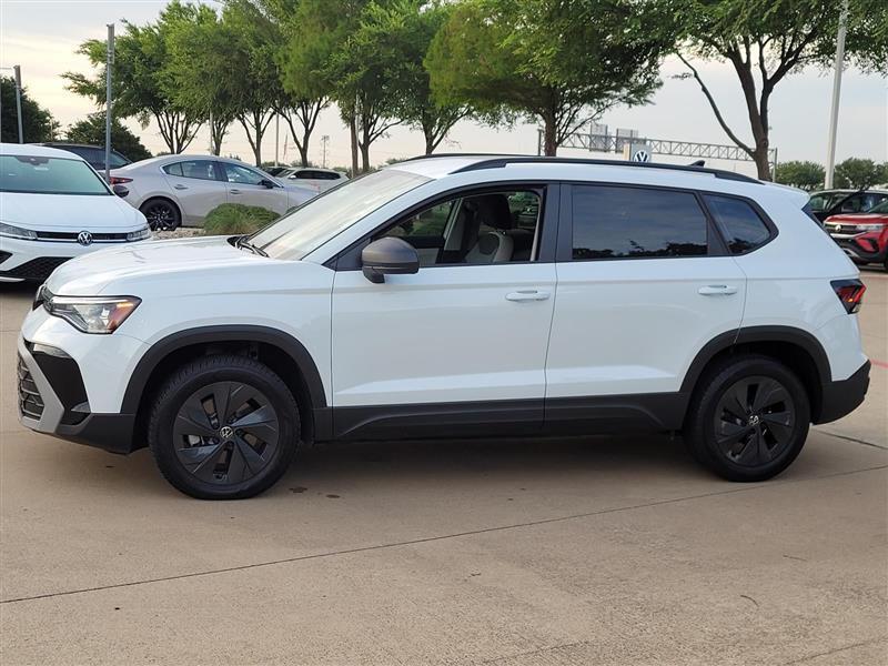 Volkswagen Taos  2025