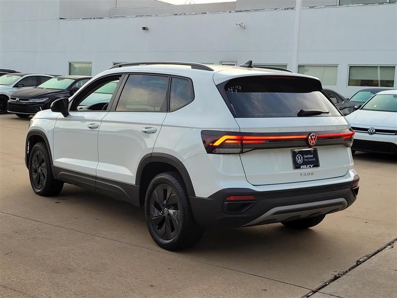 Volkswagen Taos  2025
