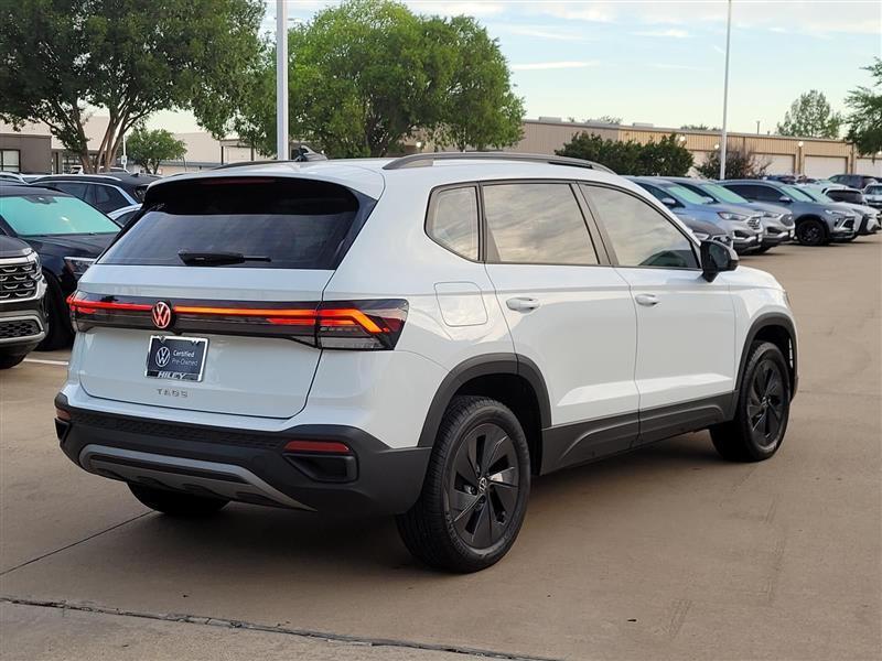 Volkswagen Taos  2025