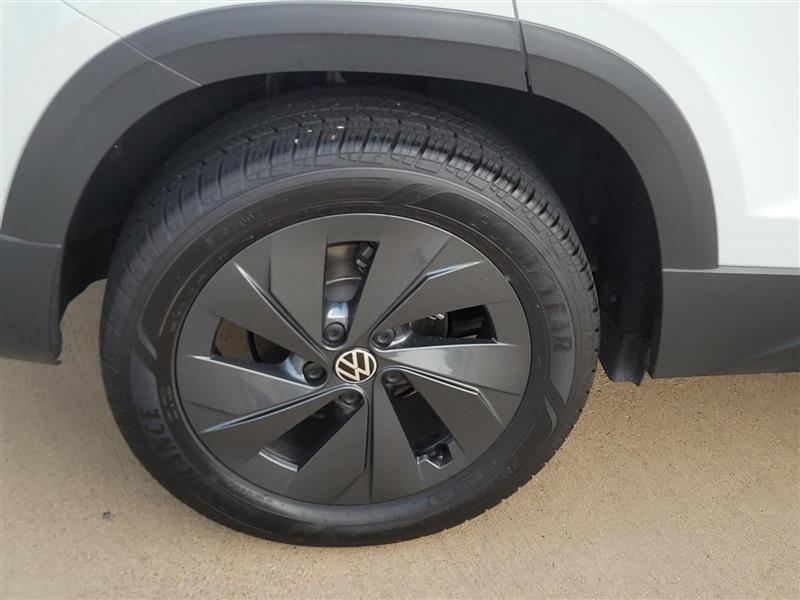Volkswagen Taos  2025