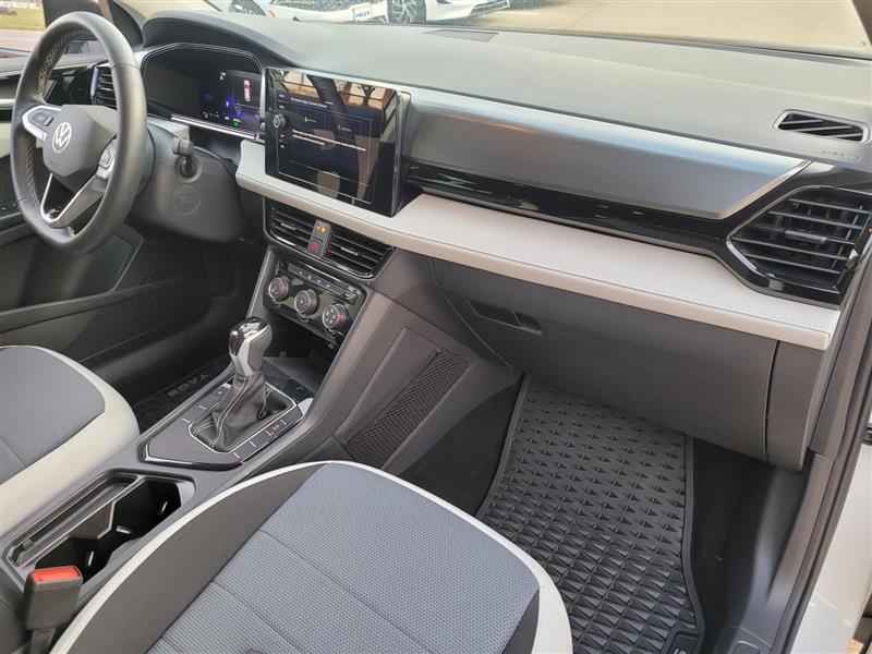 Volkswagen Taos  2025