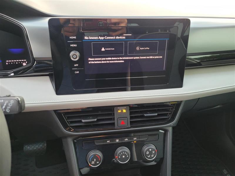 Volkswagen Taos  2025