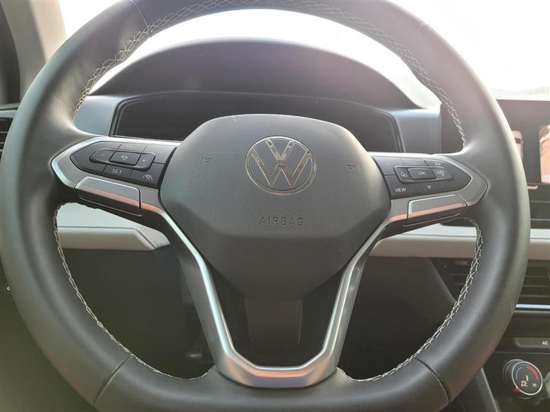 Volkswagen Taos  2025