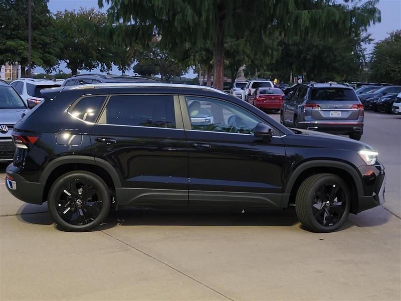 Volkswagen Taos SE 2025
