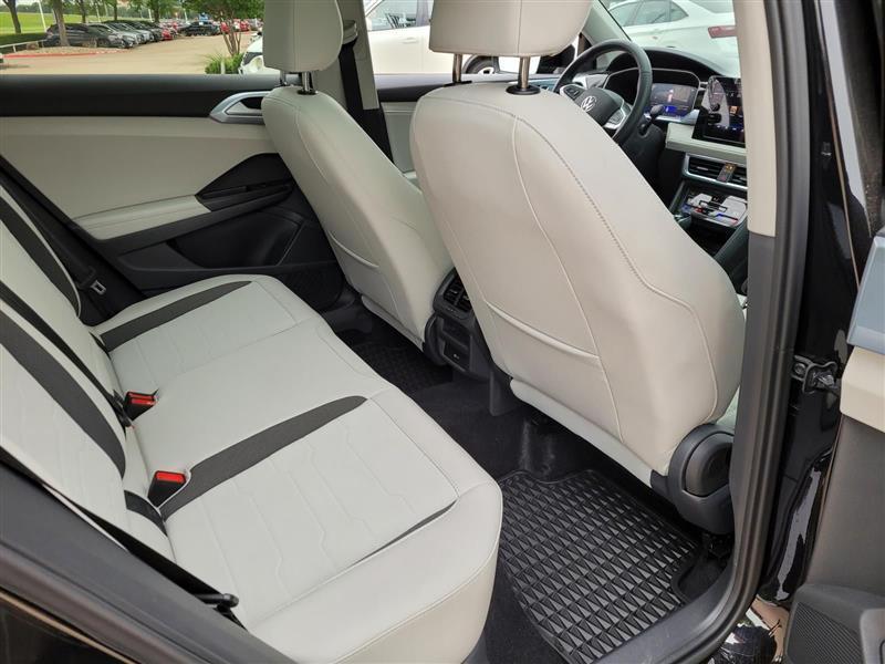 Volkswagen Taos SE 2025