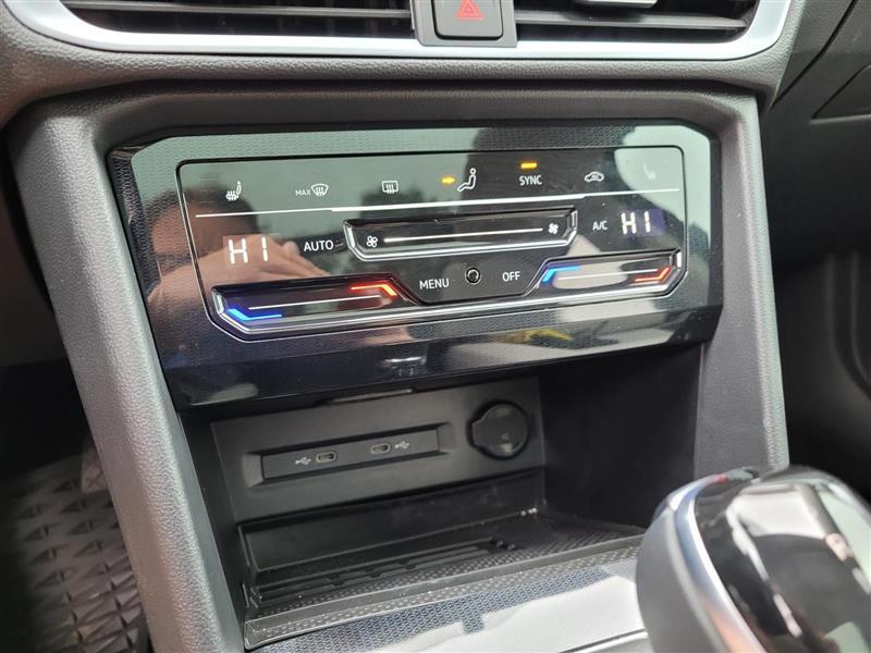 Volkswagen Taos SE 2025