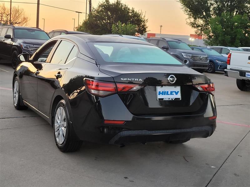 Nissan Sentra S 2021