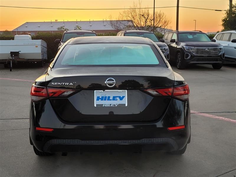 Nissan Sentra S 2021