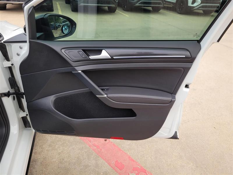 Volkswagen Golf R DCS and Navigation 6M 2019